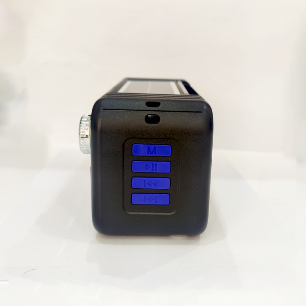 صب بلوتوث لرحلات البر يعمل بالطاقة الشمسية