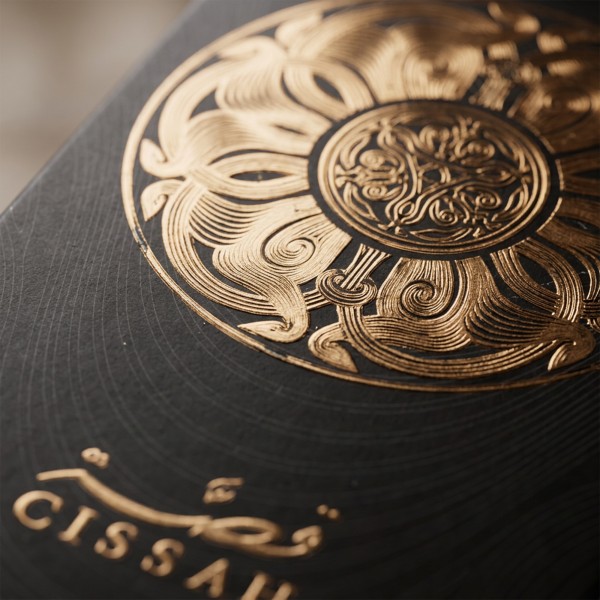 عطر فالي من قصة Valley سحر الأخشاب والتوابل في عبوة 200 مل عطر الحضور الطاغي للجنسين