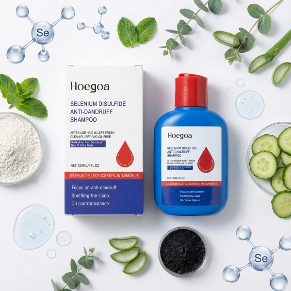عرض حبتين من شامبو ثنائي كبريتيد السيلينيوم لتنظيف فروة الرأس بعمق